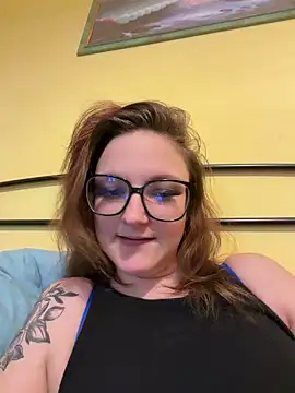 ViviLuu online show from 04/10/26, 04:25