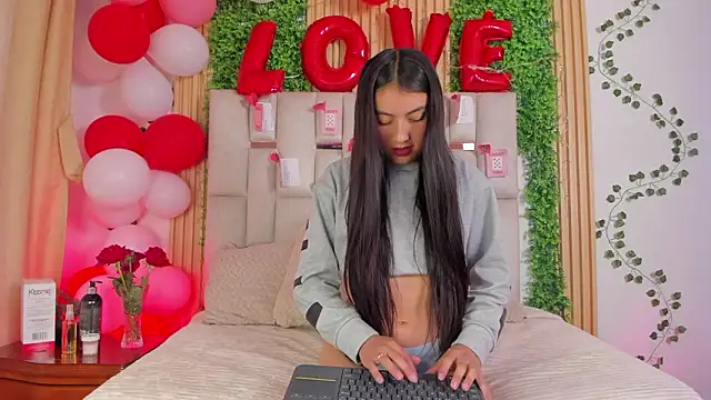 Emma Nmm online show from 02/19/26, 07:22