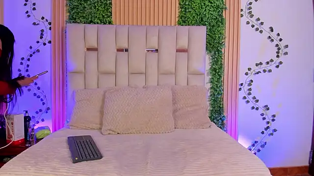 Emma Nmm online show from 02/23/26, 07:25