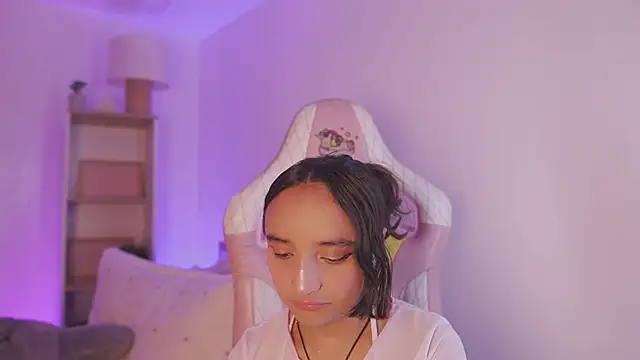  emily jonexs online show from 06/09/26, 10:22