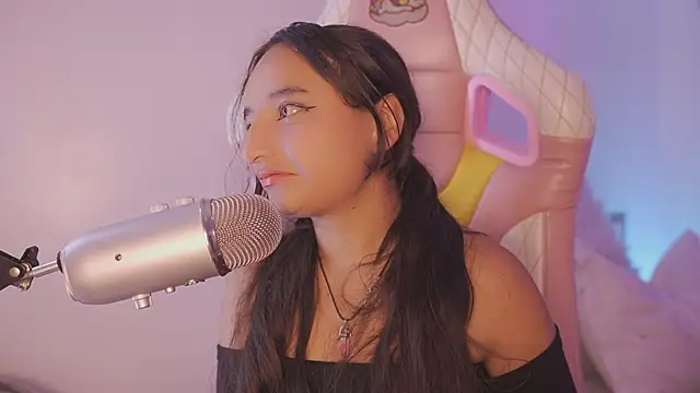  emily jonexs online show from 06/14/26, 02:24