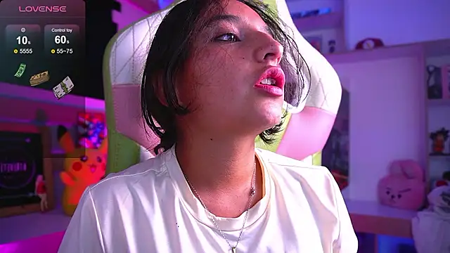 Snapshot of _emily_jonexs chatting on 02/25/26, 12:44 emily jonexs online show from 02/25/26, 12:44