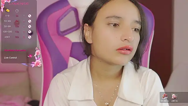 Snapshot of _emily_jonexs chatting on 02/15/26, 05:23 emily jonexs online show from 02/15/26, 05:23