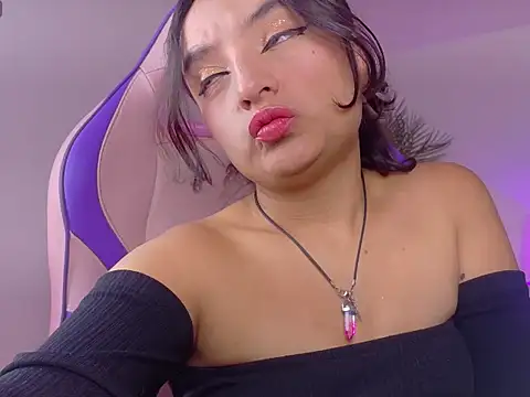  emily jonexs online show from 06/20/26, 06:24