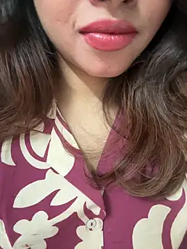 Snapshot of riya_sharma11 chatting on 02/26/26, 12:21 riya sharma11 online show from 02/26/26, 12:21