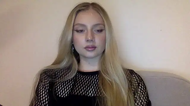 Snapshot of MayaWetDream chatting on 02/25/26, 08:41 MayaWetDream online show from 02/25/26, 08:41