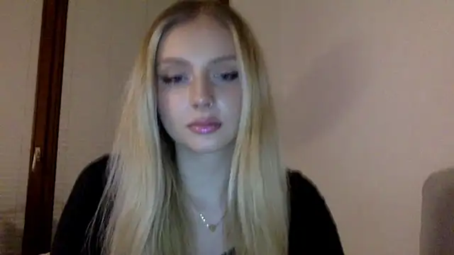 Snapshot of MayaWetDream chatting on 02/24/26, 08:53 MayaWetDream online show from 02/24/26, 08:53