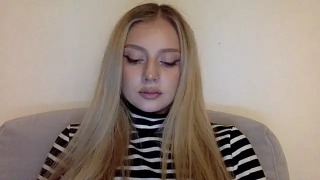 Snapshot of MayaWetDream chatting on 02/13/26, 02:28 MayaWetDream online show from 02/13/26, 02:28