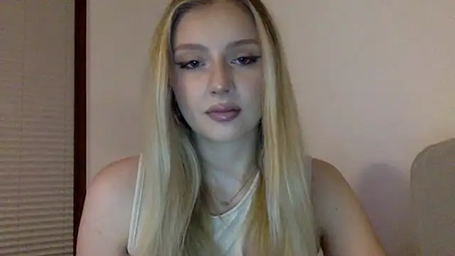 Snapshot of MayaWetDream chatting on 02/22/26, 04:30 MayaWetDream online show from 02/22/26, 04:30