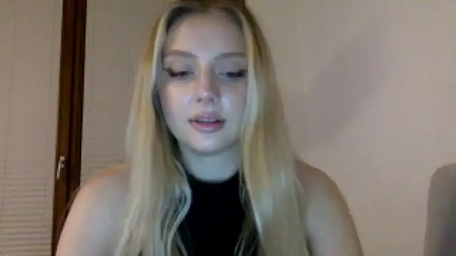 Snapshot of MayaWetDream chatting on 02/23/26, 06:08 MayaWetDream online show from 02/23/26, 06:08