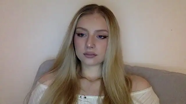 Snapshot of MayaWetDream chatting on 02/20/26, 12:51 MayaWetDream online show from 02/20/26, 12:51