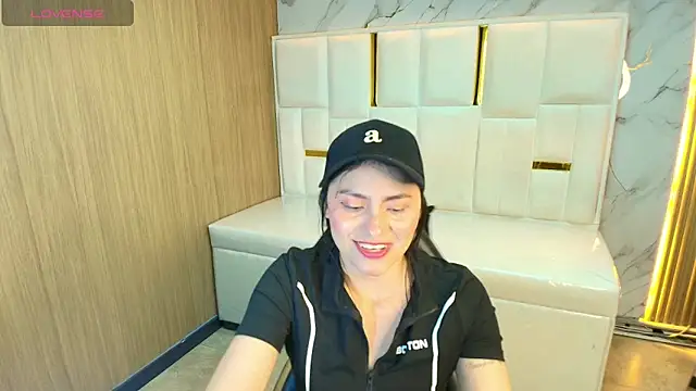 rox luxury tf online show from 03/23/26, 01:22