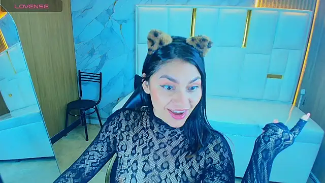 rox luxury tf online show from 05/06/26, 01:37