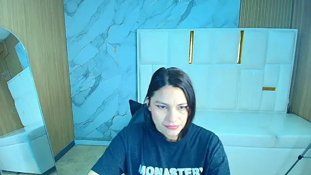 rox luxury tf online show from 04/20/26, 01:24