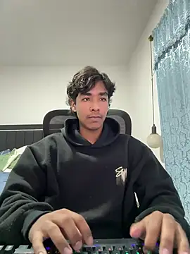 Snapshot of Pedestal_diamant chatting on 02/25/26, 11:15 Pedestal diamant online show from 02/25/26, 11:15