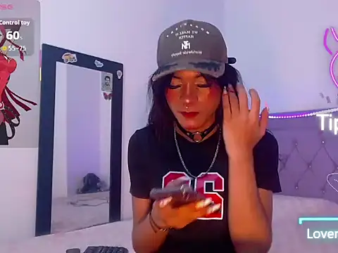 moonlyvelvet online show from 02/21/26, 06:04