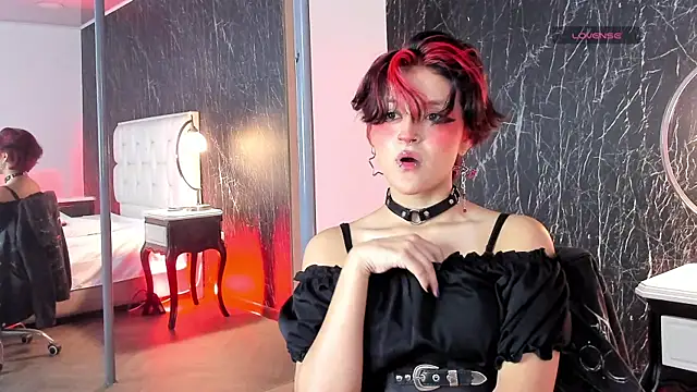 Snapshot of YuuMiko chatting on 02/18/26, 12:12 YuuMiko online show from 02/18/26, 12:12