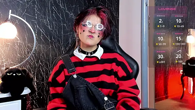 YuuMiko online show from 04/01/26, 11:55