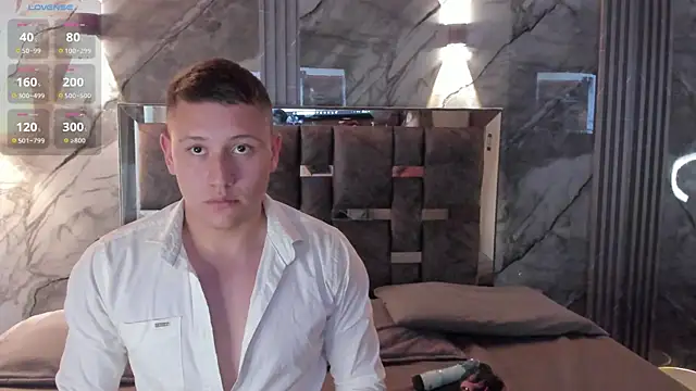 Snapshot of Manson_and_Zoe chatting on 02/07/26, 11:51 Manson and Zoe online show from 02/07/26, 11:51