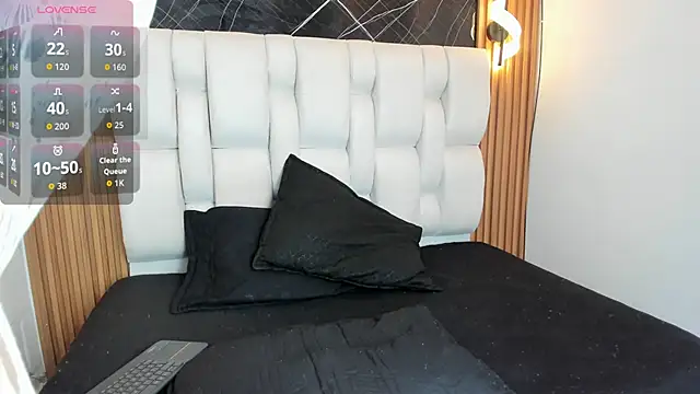 lunaa  dl online show from 02/15/26, 05:23