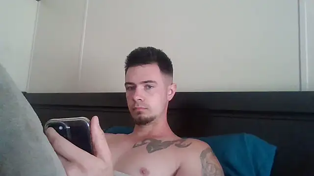 midnightsinz online show from 05/04/26, 04:43