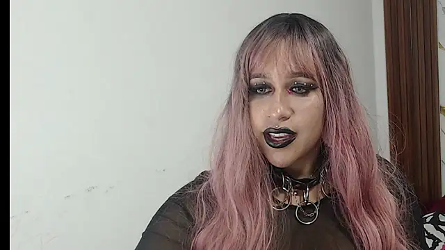 Snapshot of valen_ros chatting on 03/01/26, 11:38 valen ros online show from 03/01/26, 11:38