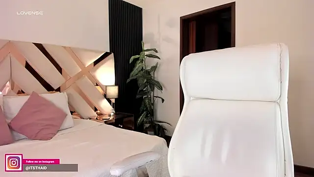 missthailand  online show from 04/13/26, 11:20