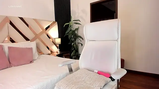 missthailand  online show from 04/14/26, 10:26