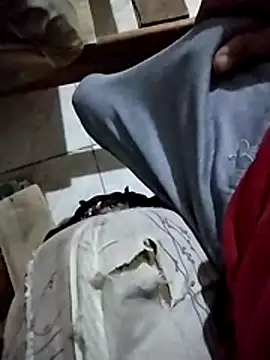 Snapshot of UnsureSlide chatting on 03/29/26, 01:29 UnsureSlide online show from 03/29/26, 01:29