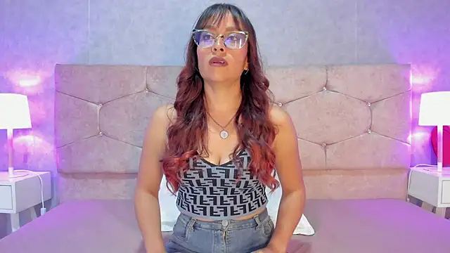 Snapshot of Chloe_Miiler chatting on 02/16/26, 01:43 Chloe Miiler online show from 02/16/26, 01:43