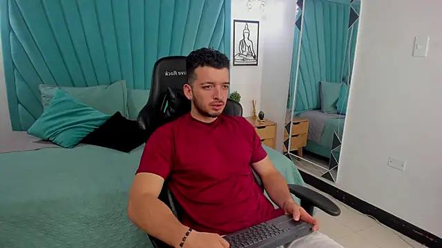 Logan Wolf-js online show from 03/20/26, 12:17