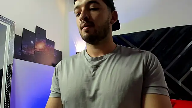 Snapshot of Logan_Wolf-js chatting on 07/19/26, 06:15 Logan Wolf-js online show from 07/19/26, 06:15