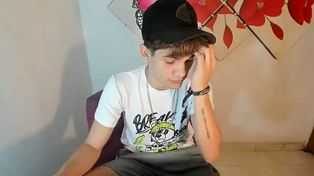 Jesshot bigcock20cm online show from 03/15/26, 03:35