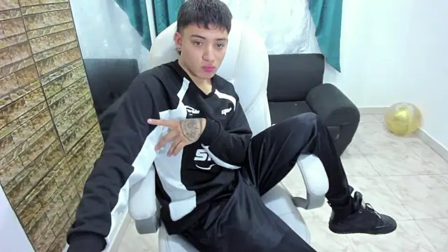 Wesleey-Boy online show from 02/10/26, 07:02