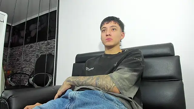 Wesleey-Boy online show from 03/19/26, 08:42