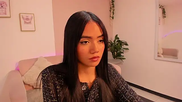 Mila jenner online show from 02/25/26, 12:05