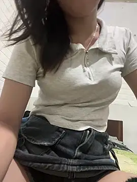 Snapshot of DoliceGirl2k chatting on 05/10/26, 10:19 DoliceGirl2k online show from 05/10/26, 10:19