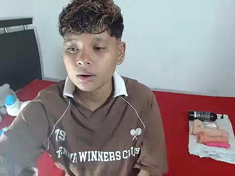 scarletfox  3 online show from 02/10/26, 12:20