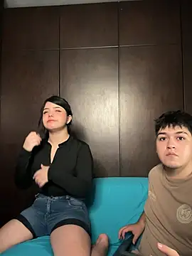 EmilyAndAndrew online show from 03/06/26, 03:45