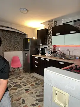 EmilyAndAndrew online show from 04/04/26, 03:35