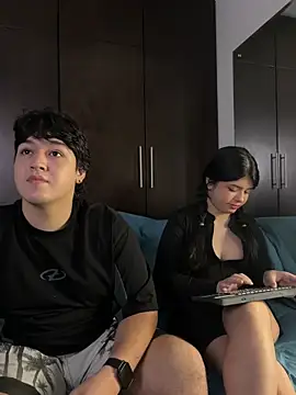 EmilyAndAndrew online show from 02/22/26, 03:53