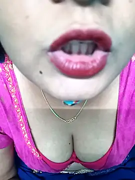 Snapshot of Tamilkannadacouple chatting on 03/04/26, 03:42 Tamilkannadacouple online show from 03/04/26, 03:42