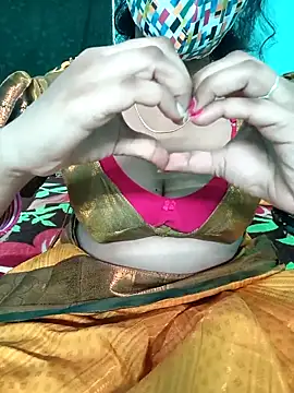 Snapshot of Tamilkannadacouple chatting on 02/25/26, 05:07 Tamilkannadacouple online show from 02/25/26, 05:07