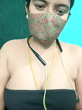 Snapshot of Tamilkannadacouple chatting on 04/02/26, 05:30 Tamilkannadacouple online show from 04/02/26, 05:30