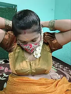 Snapshot of Tamilkannadacouple chatting on 05/22/26, 03:32 Tamilkannadacouple online show from 05/22/26, 03:32
