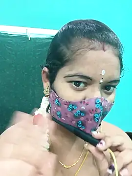 Snapshot of Tamilkannadacouple chatting on 04/01/26, 05:42 Tamilkannadacouple online show from 04/01/26, 05:42