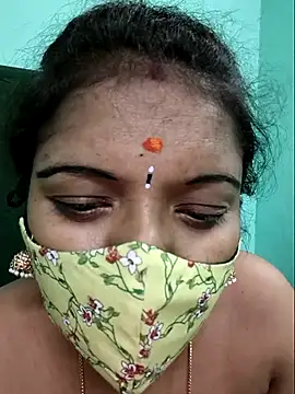 Snapshot of Tamilkannadacouple chatting on 05/06/26, 05:39 Tamilkannadacouple online show from 05/06/26, 05:39