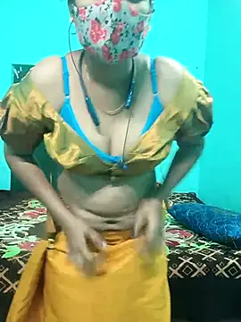 Snapshot of Tamilkannadacouple chatting on 03/06/26, 05:19 Tamilkannadacouple online show from 03/06/26, 05:19