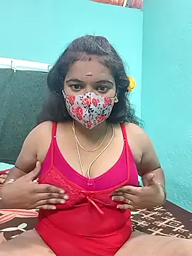 Snapshot of Tamilkannadacouple chatting on 02/16/26, 06:01 Tamilkannadacouple online show from 02/16/26, 06:01