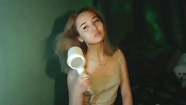 Snapshot of Hazel_4_U chatting on 02/23/26, 01:55 Hazel 4 U online show from 02/23/26, 01:55